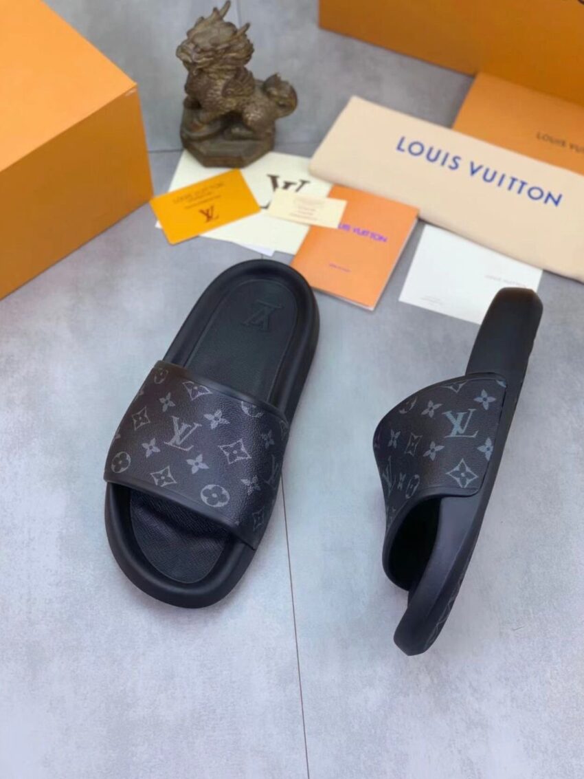 LV SLIPPERS monogram