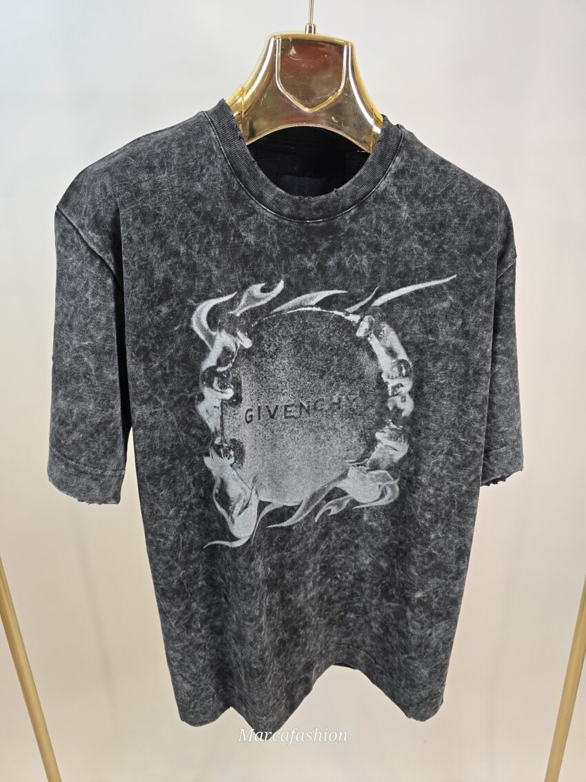 GIVENCHT T-SHIRT