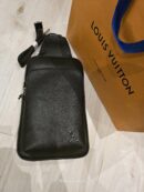 LV Avenue Slingbag men