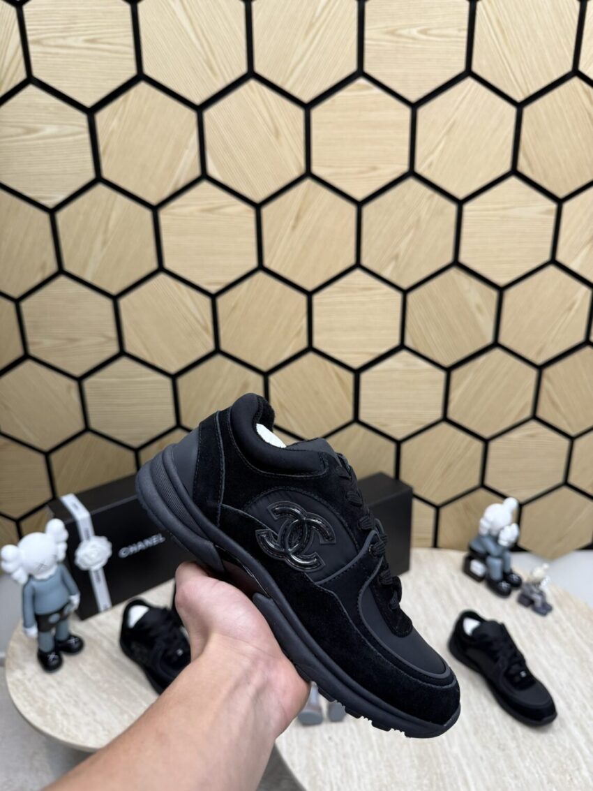 Chanel sneakers - black