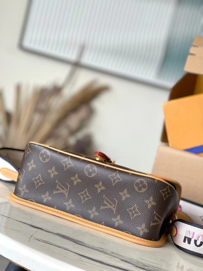 Louis Vuitton Diane Satchel Bag - Afbeelding 4