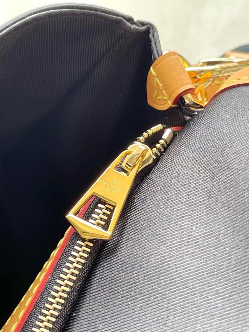 Louis Vuitton Diane Satchel Bag - Afbeelding 9
