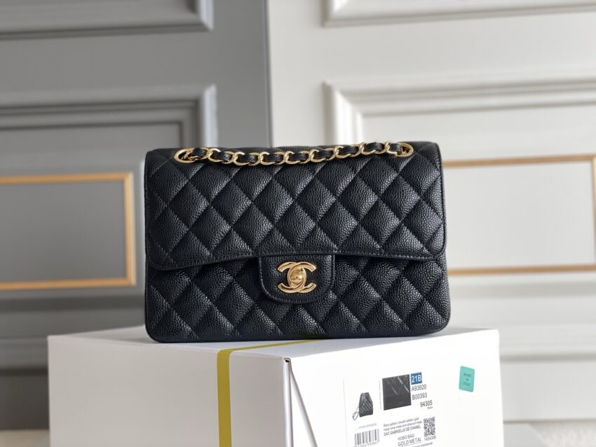 Chanel Jumbo Classic Double Flap | Black caviar