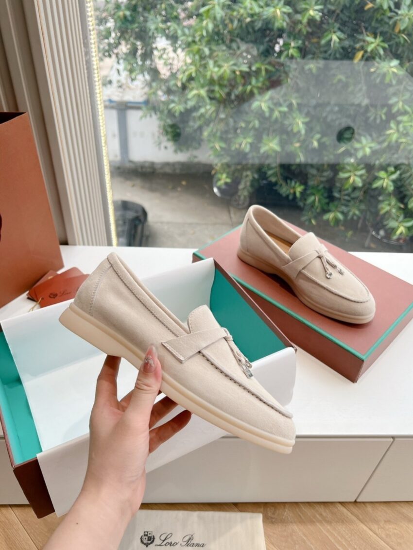 Loro Piana summer walk crème