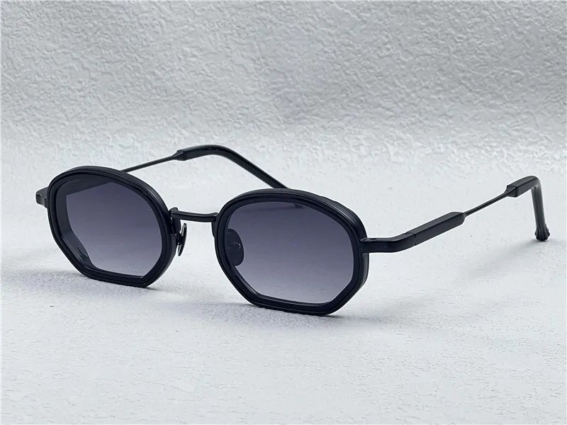 John Dalia Matt Round Black C301