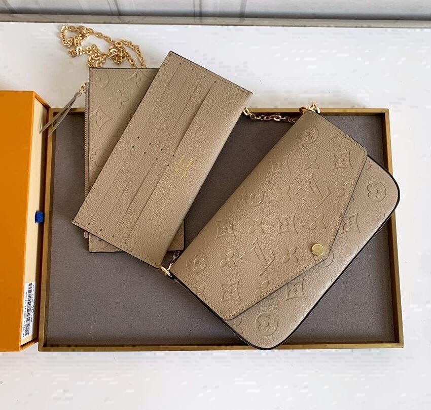 Louis Vuitton pochette crème