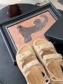 Chanel sandalen glanzend lamsleer - Beige