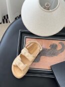 Chanel sandalen glanzend lamsleer - Beige