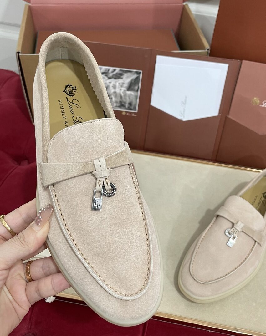 Loro Piana summer walk  - Pink