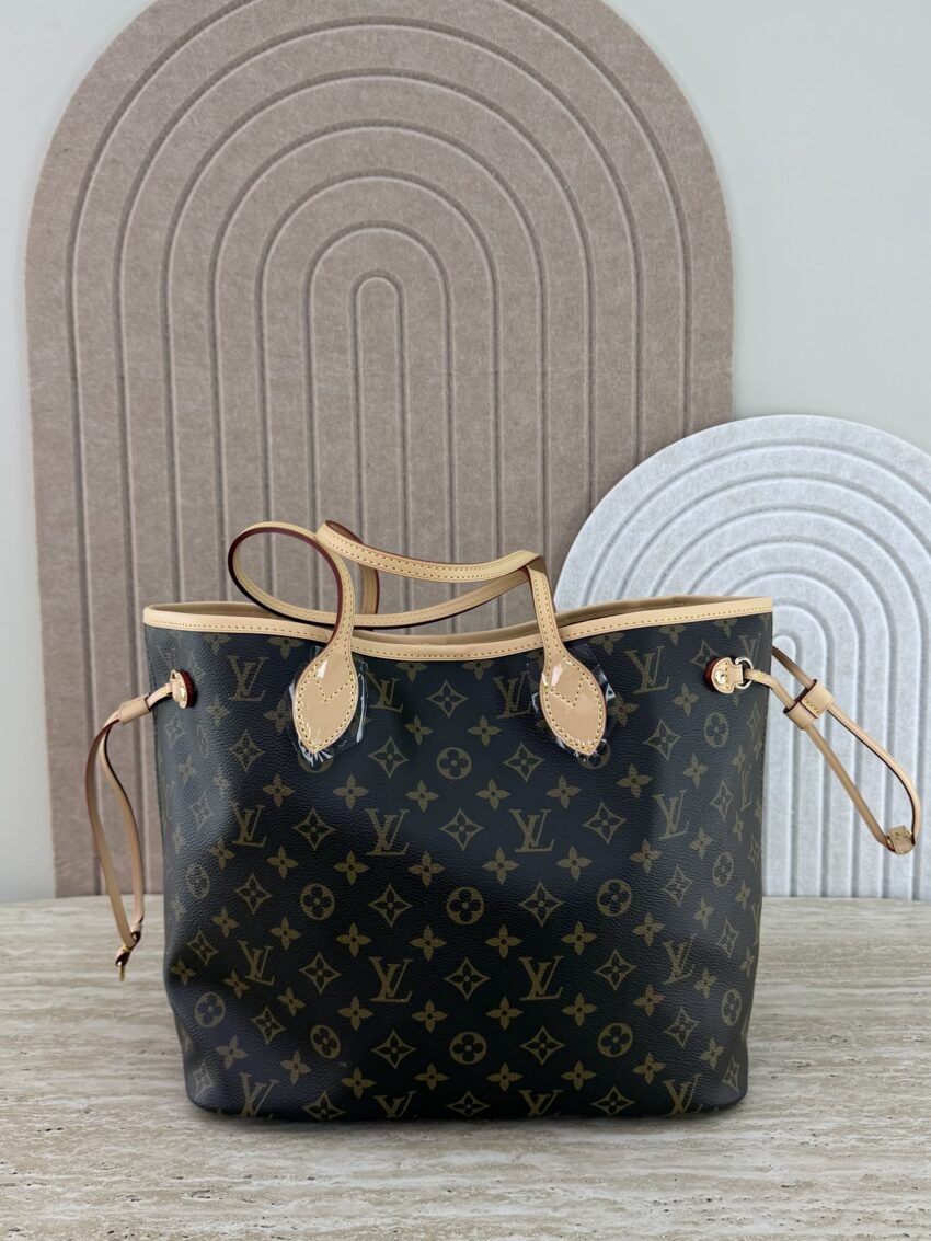 Louis Vuitton- Never Full