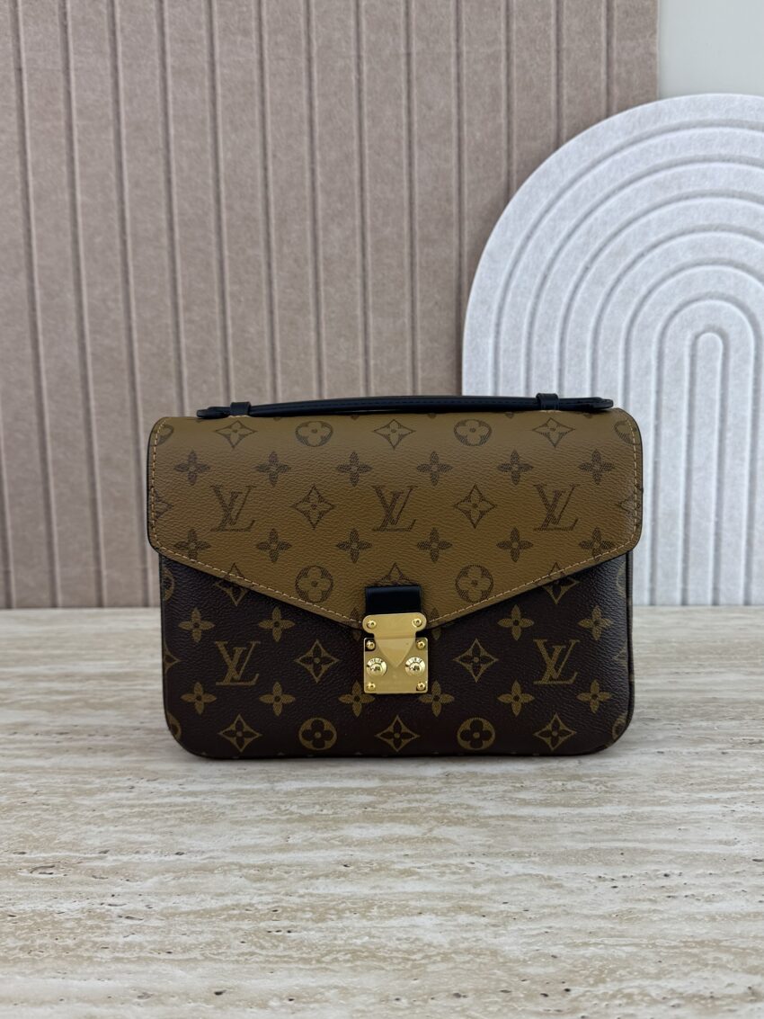 Louis Vuitton- Pochette Metis