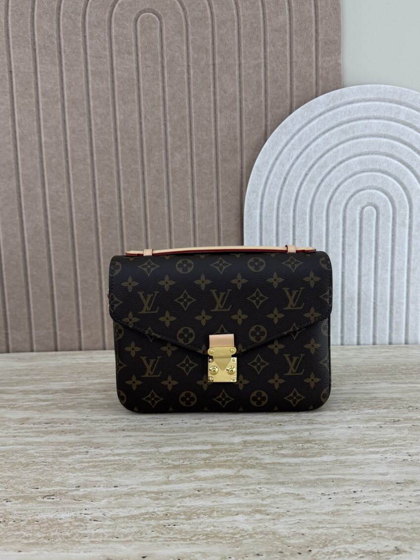Louis Vuitton- Pochette Metis